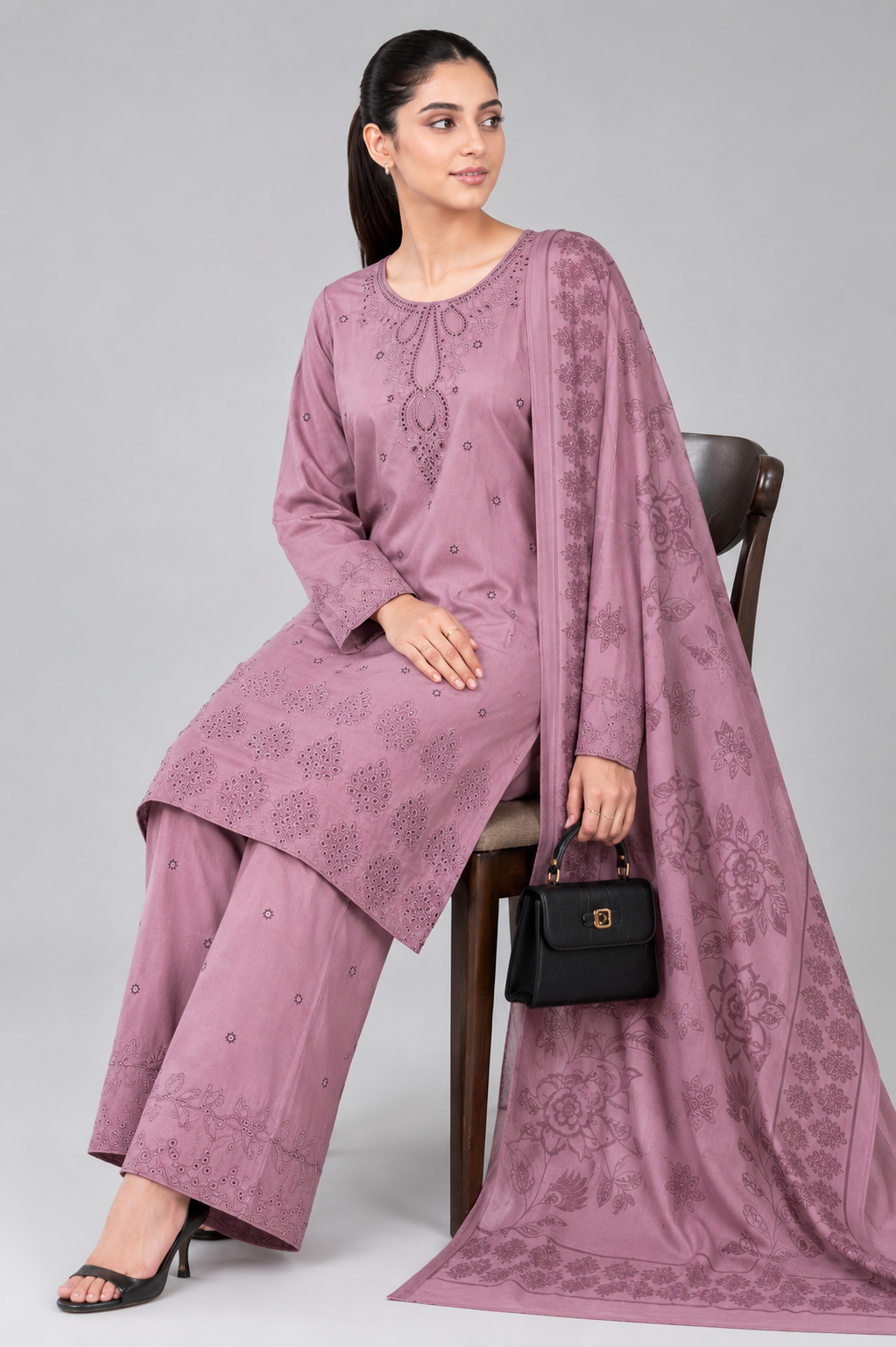 3 Piece full Emroidered Lawn Suit